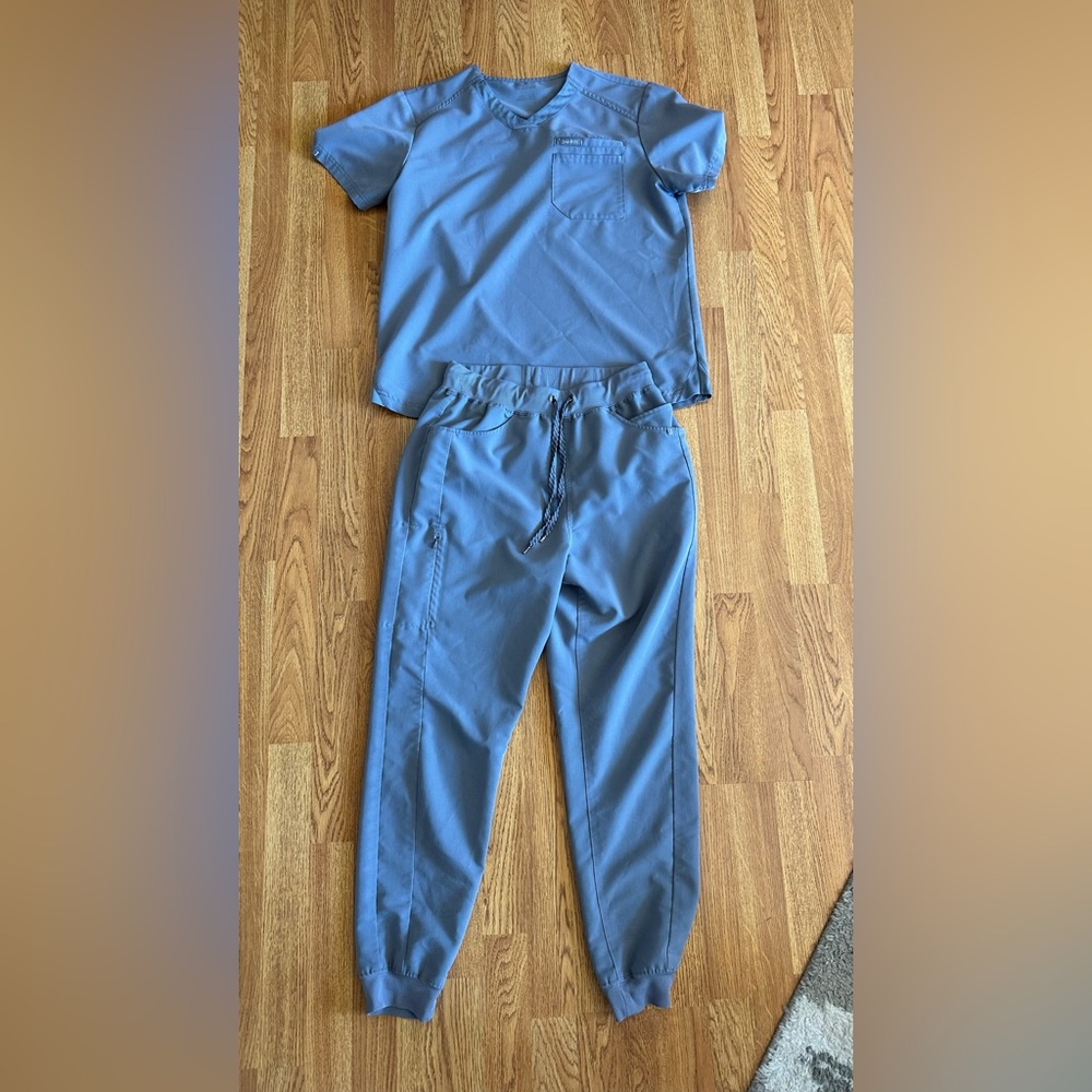 Jaanuu scrub set medium pants large top
